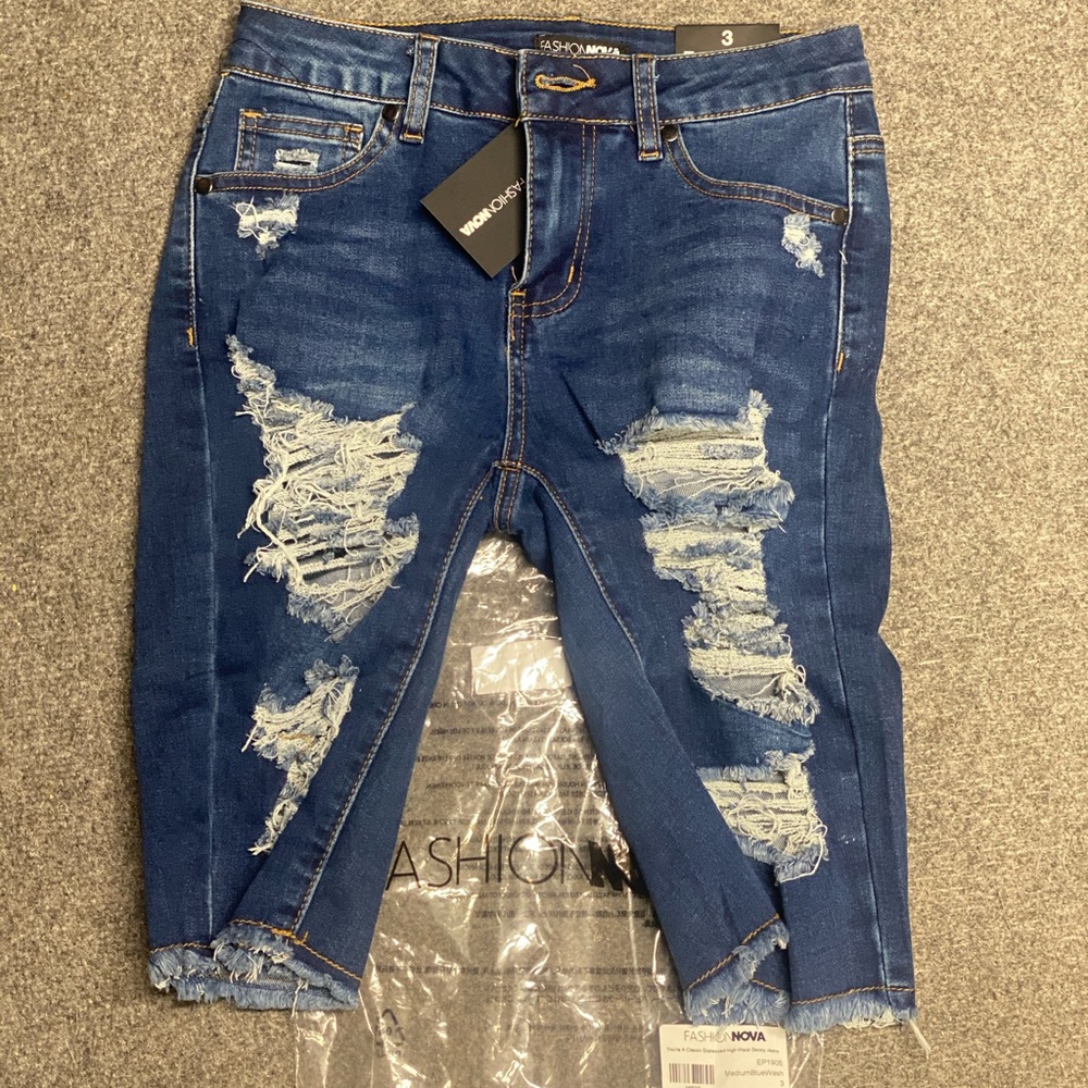 Size 3 NWT Rock Your World Ripped Denim Bermudas - Dark